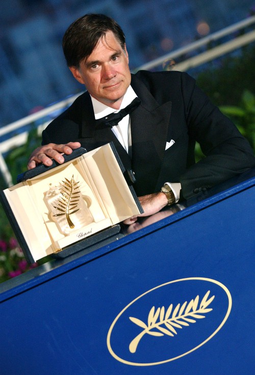 Director Gus Van Sant poses with his Golden Palm, for his movie, Elephant, at the photocall of the winners following the closing ceremony of the 56th Cannes Film Festival in France on Sunday, May 25, 2003. photo courtesy of MCT CAMPUS