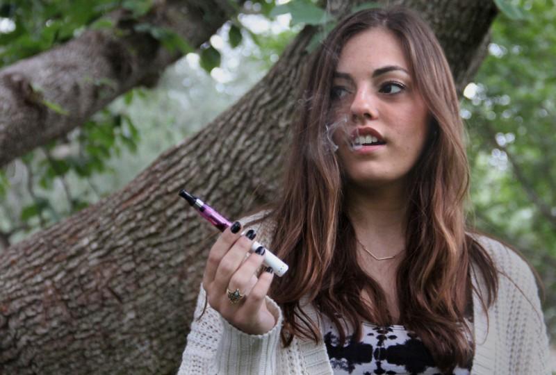 Burning popularity of e-cigarettes sparks concerns about teen vaping