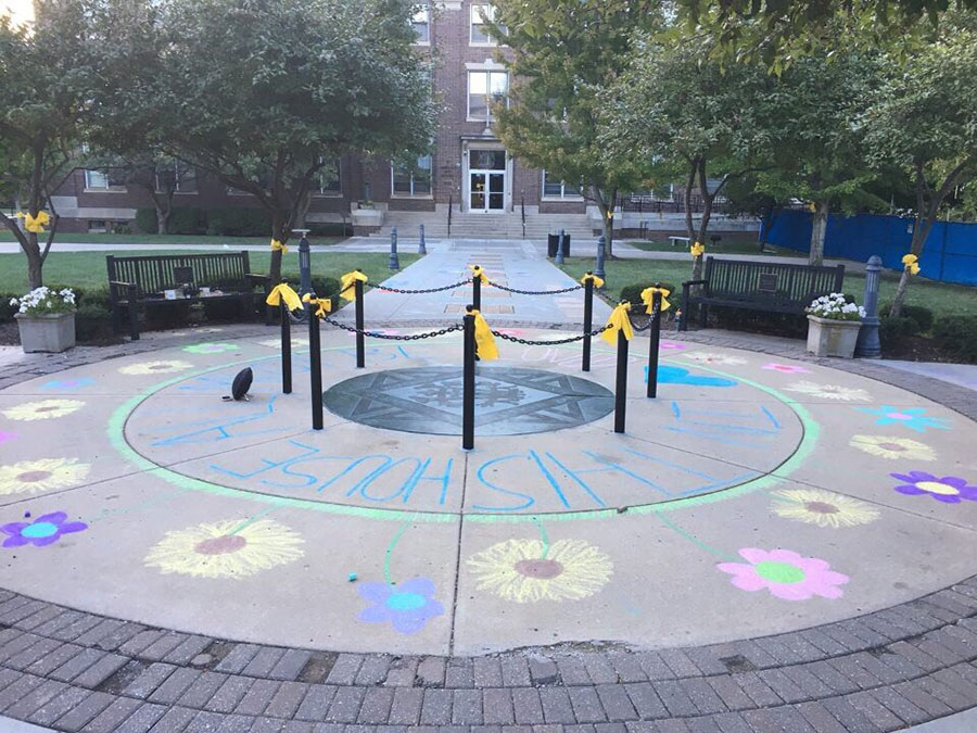 Seniors drew chalk art in the quad Sept. 24. photo by Kate Jones