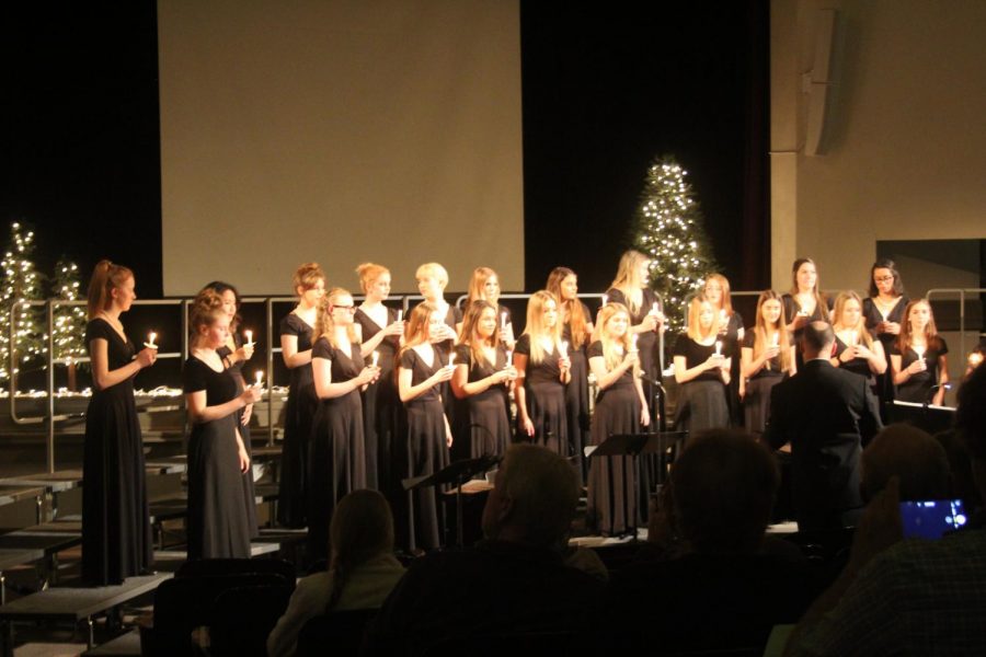 The STA choir performs in the M&A auditorium Dec. 11. photo by Beatrice Curry